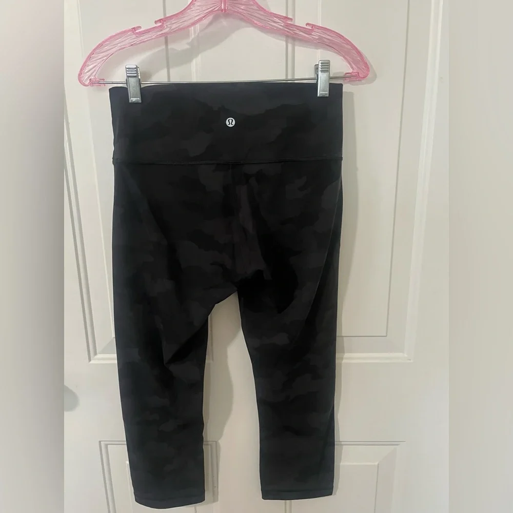 🍋LIKE NEW Lululemon Wunder Under HR 21” - Heritage 365 Camo Deep Coal Multi - 8 - Picture 3 of 13